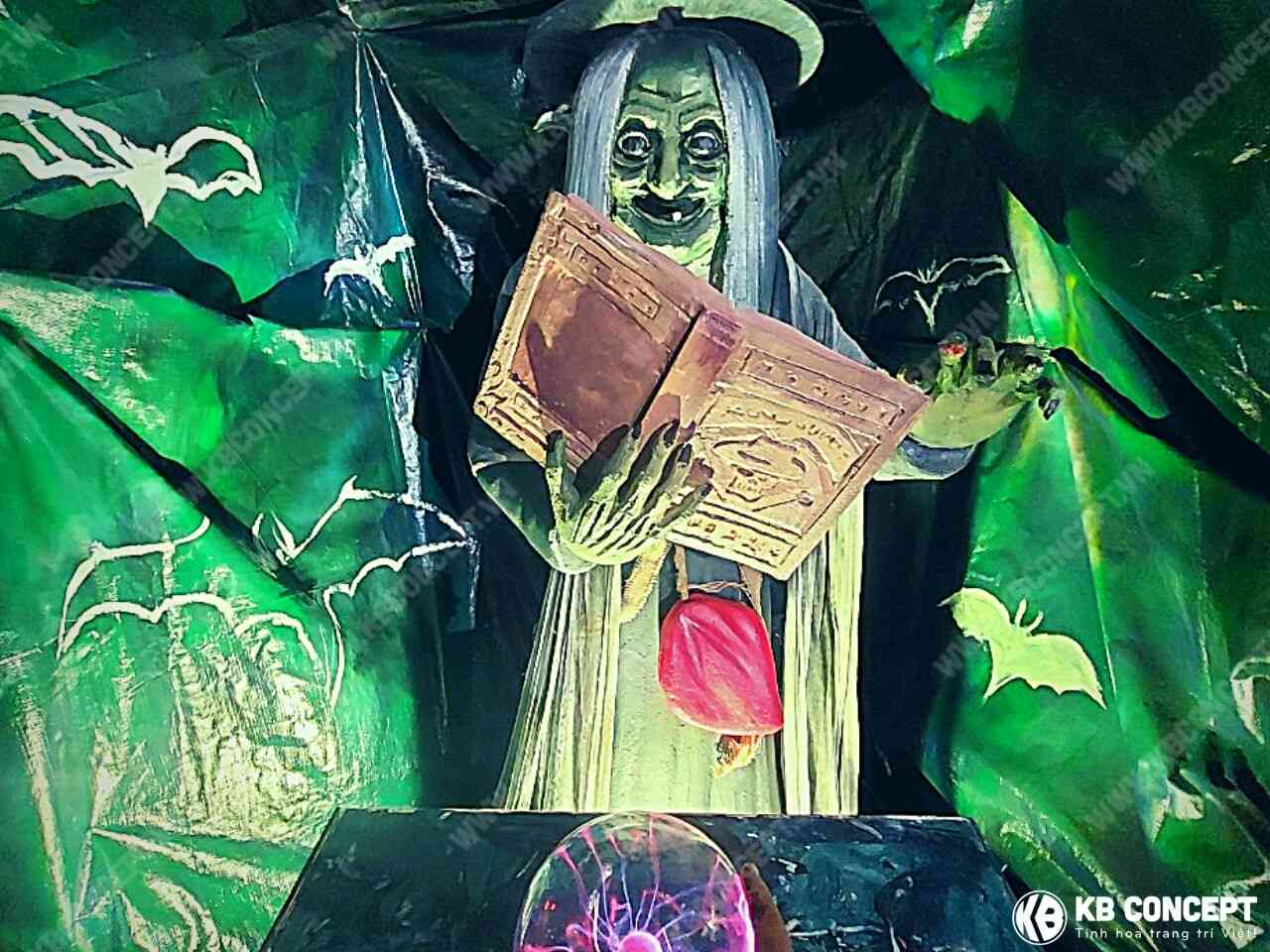 Tiểu cảnh HALLOWEEN mô hình mút xốp 3D phù thủy và chiếc cầu ma thuật